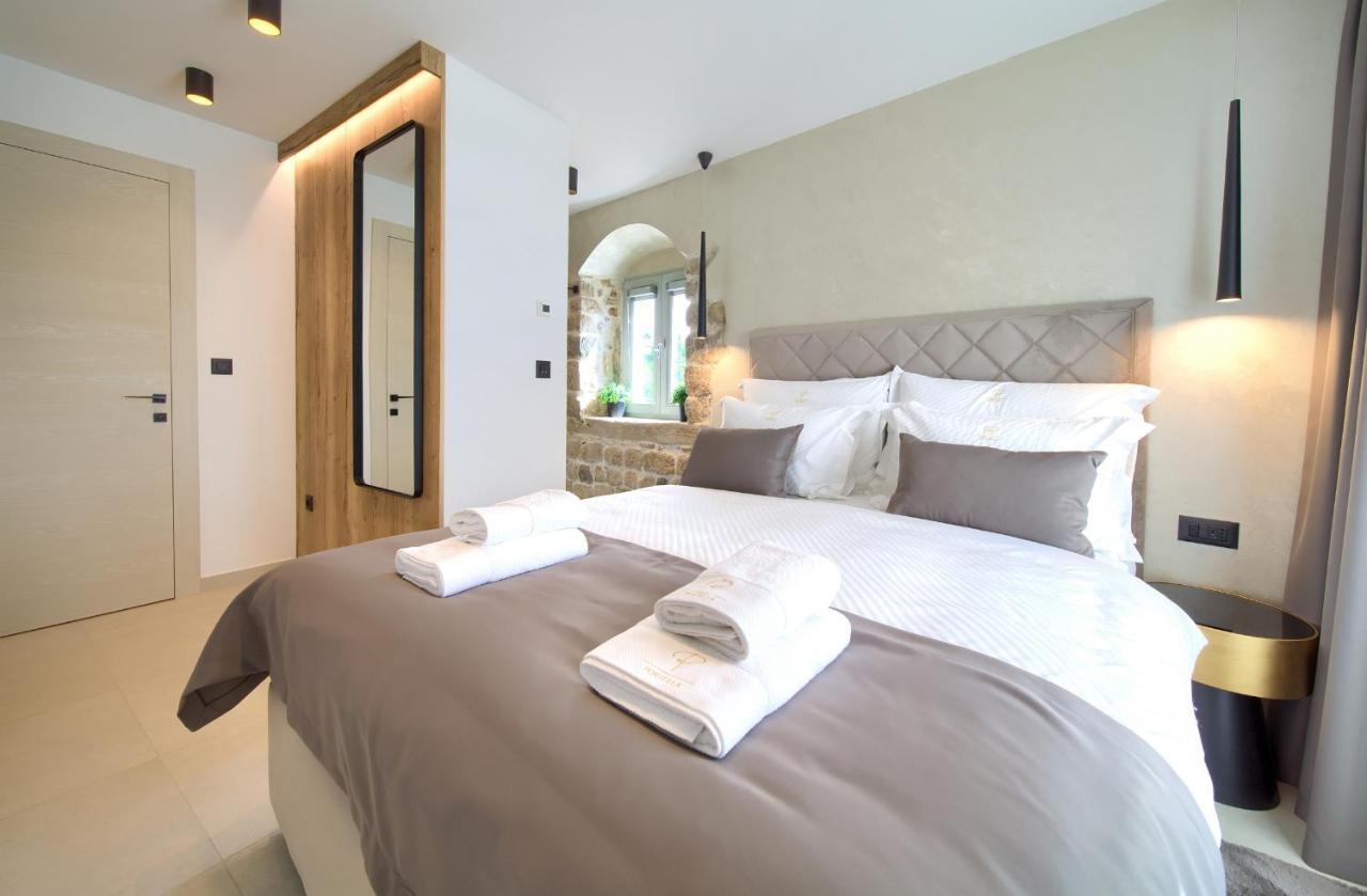 Portella Rooms Krk Town Esterno foto