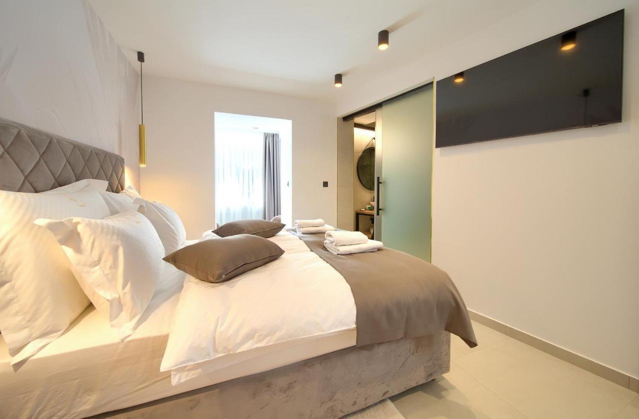 Portella Rooms Krk Town Esterno foto