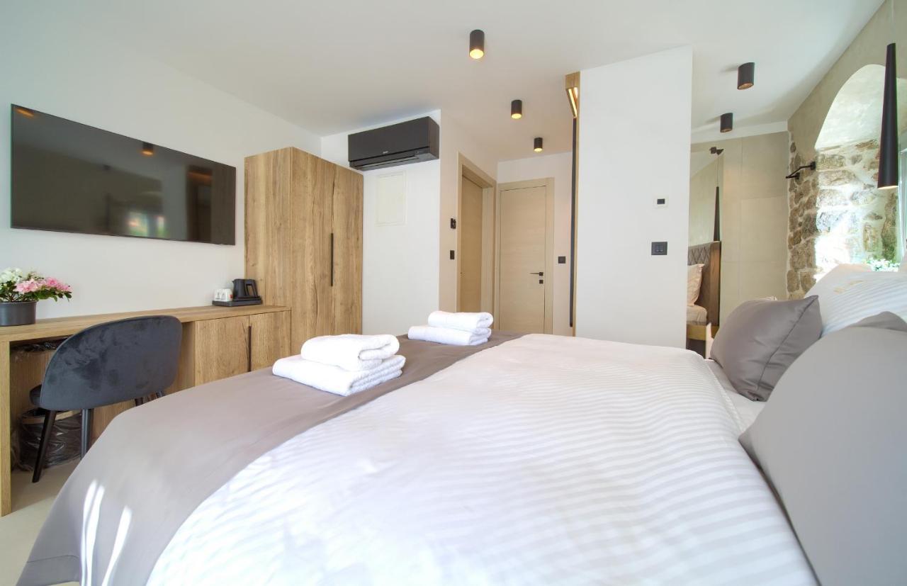 Portella Rooms Krk Town Esterno foto