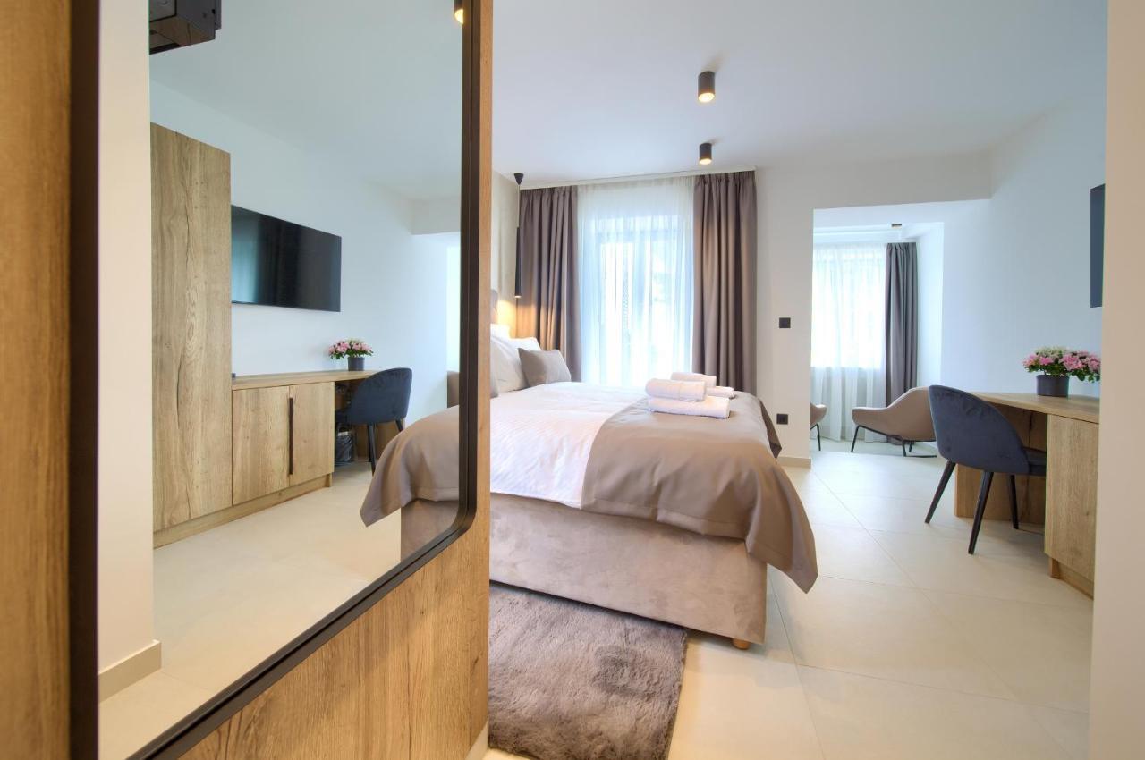Portella Rooms Krk Town Esterno foto
