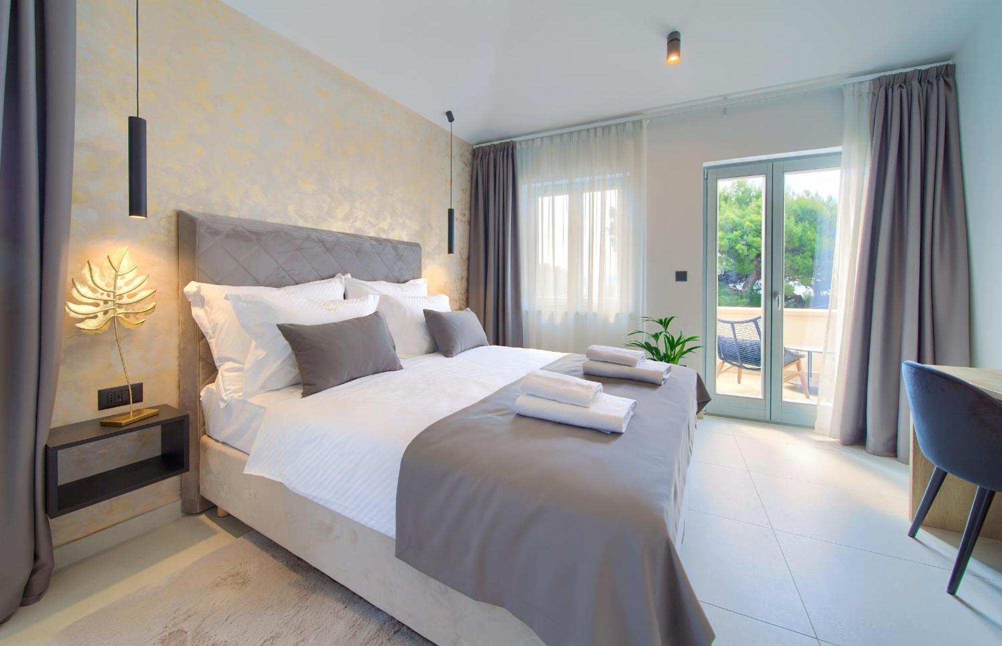 Portella Rooms Krk Town Esterno foto