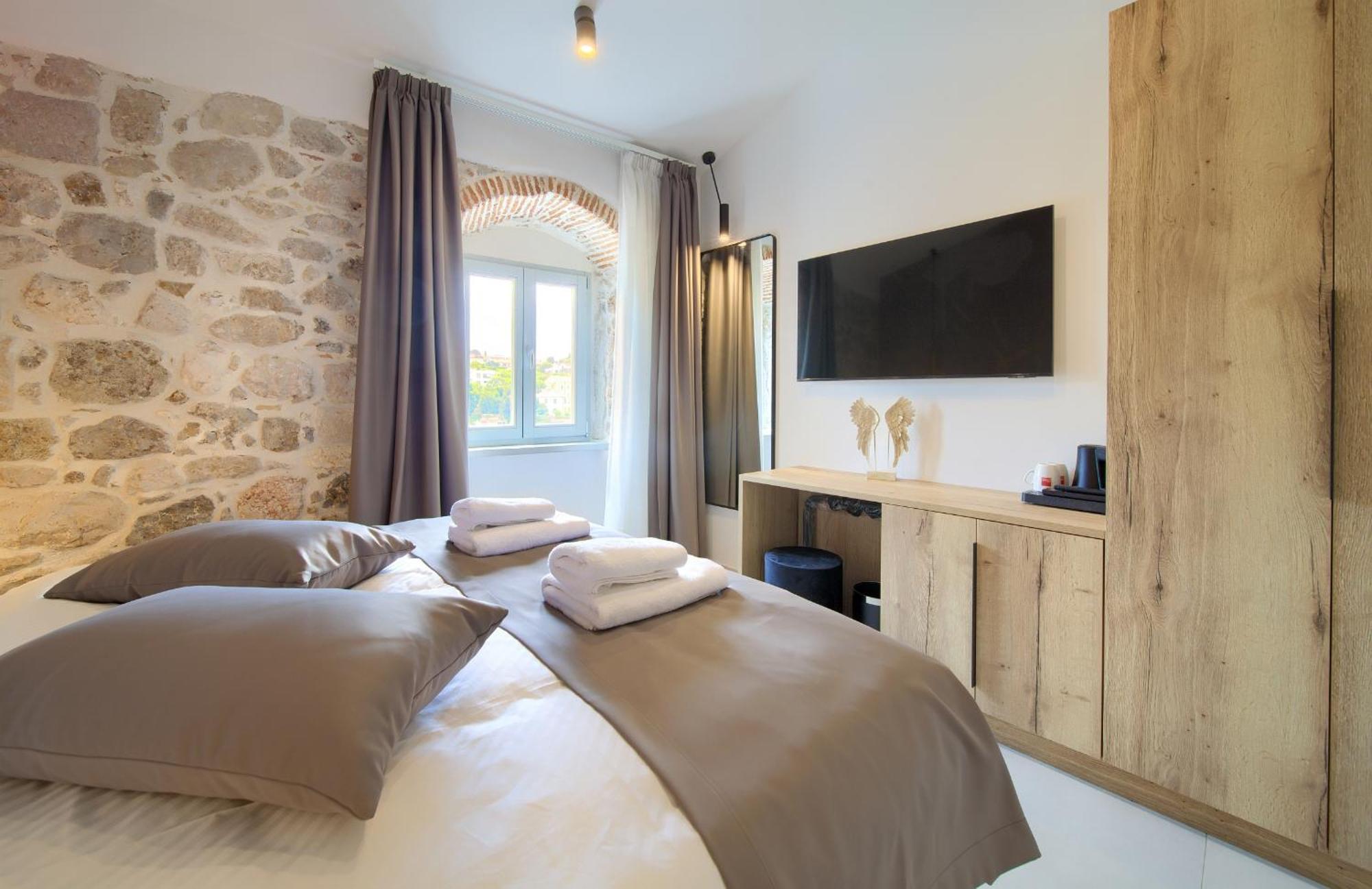 Portella Rooms Krk Town Esterno foto