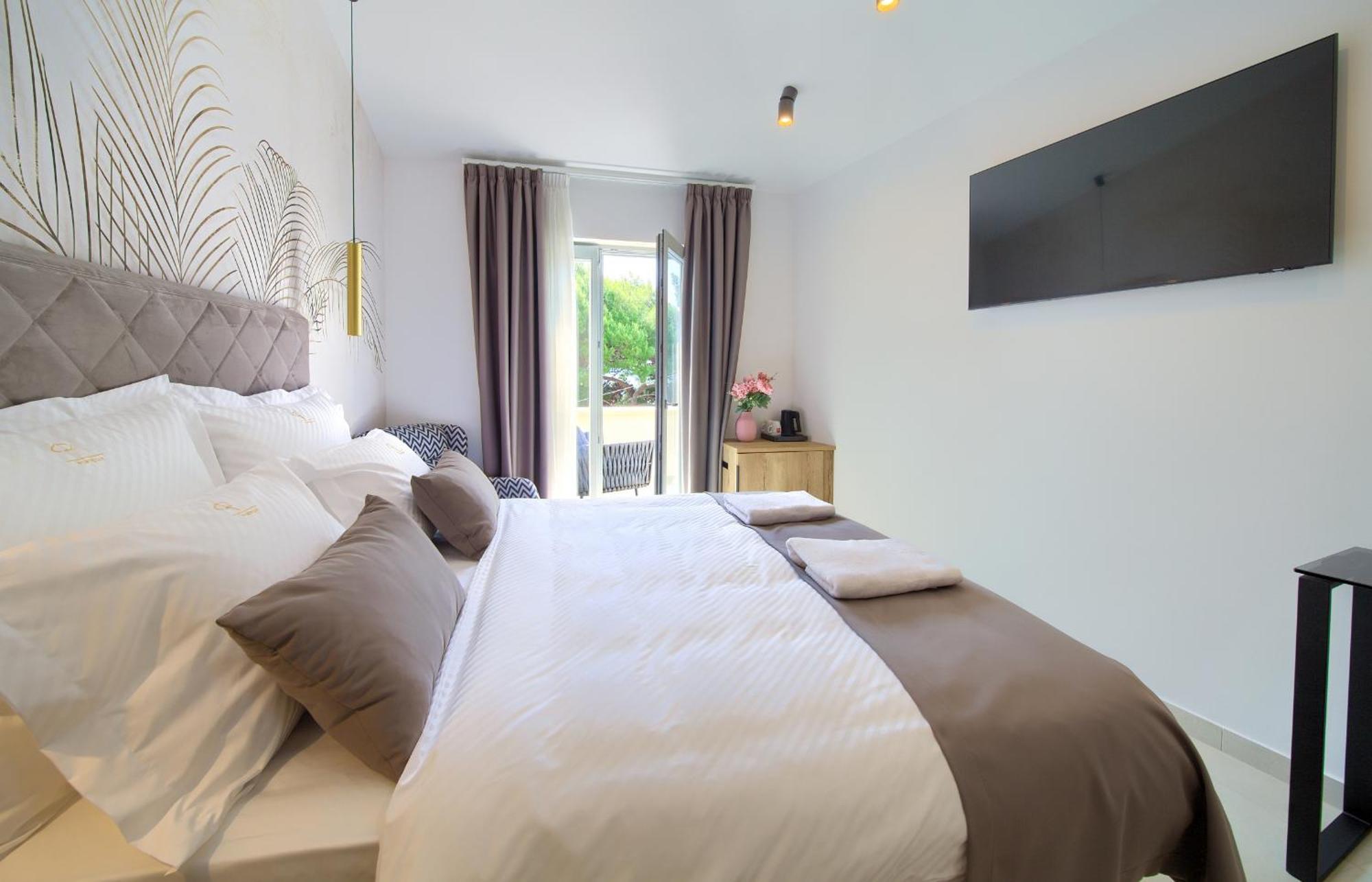 Portella Rooms Krk Town Esterno foto