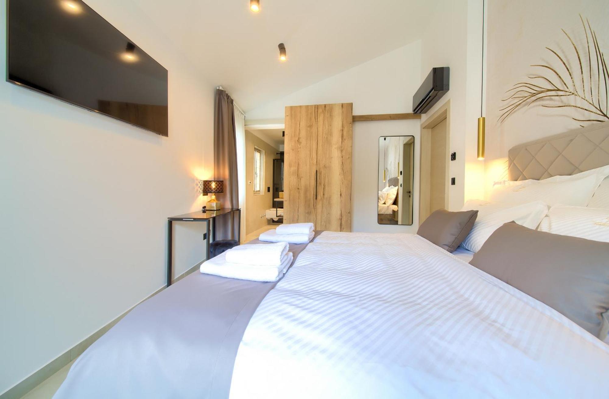 Portella Rooms Krk Town Esterno foto