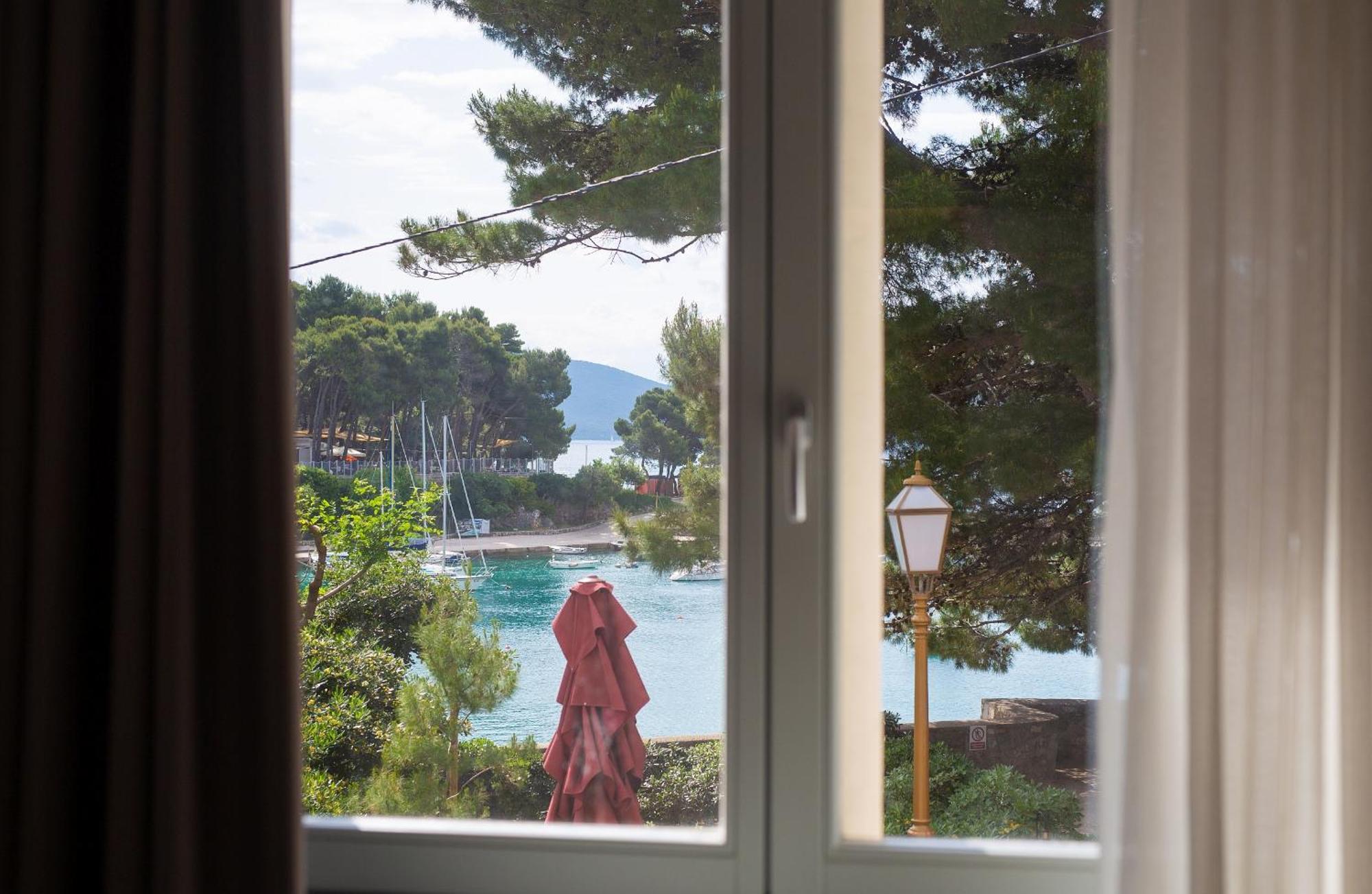 Portella Rooms Krk Town Esterno foto